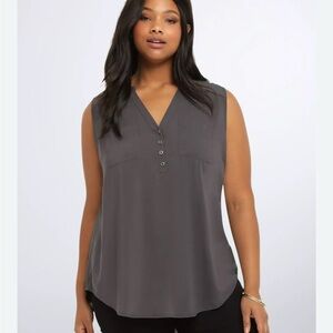 📌Torrid Size 3X Women's Sleeveless Challis Button Gray Top